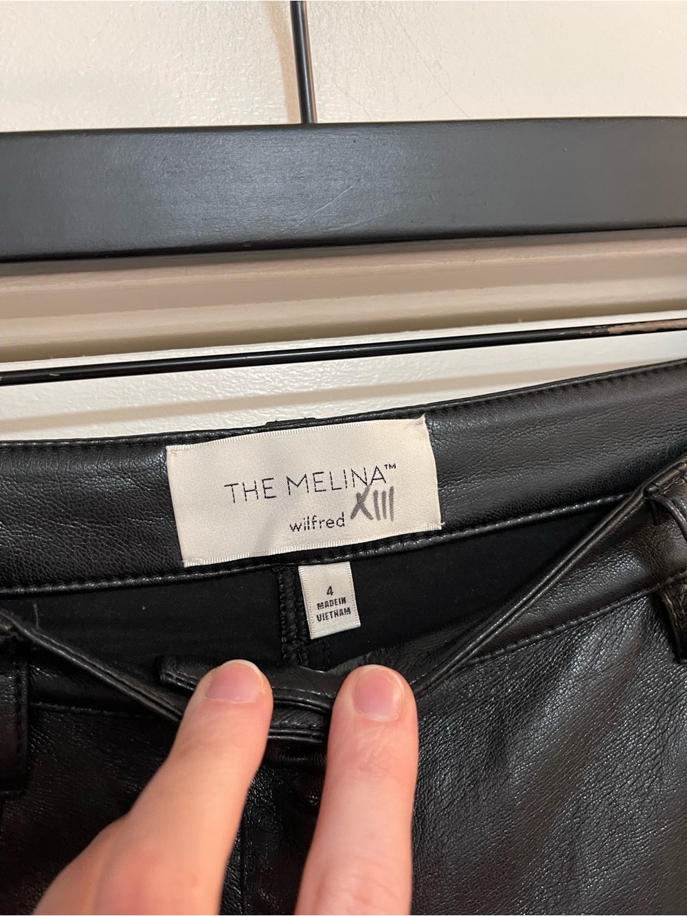 Aritzia Wilfred The Melina Black Faux Leather Stright-Leg Pants - Picture 4 of 4
